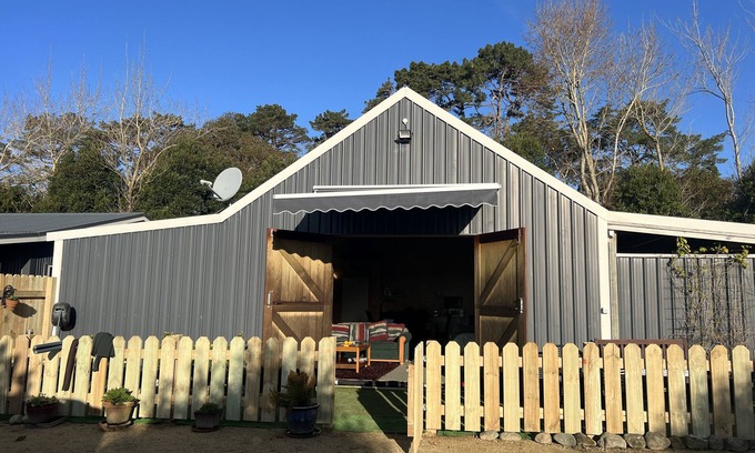 Tararua Forest Park Bed & Breakfast | Waiora La Grange bed and breakfast. Up the lovely Otaki Gorge.