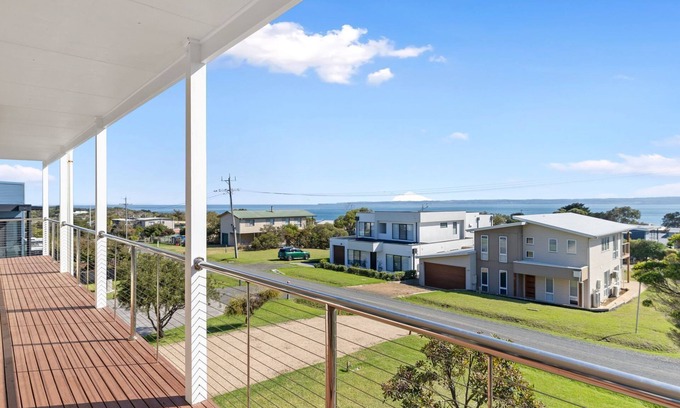 Ventnor House | Wake up to panoramic ocean views every day in this beautifully designed coastal haven, where comfort