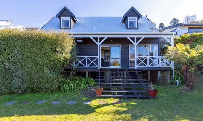 Acacia Bay House | Wakeman Cottage Summa