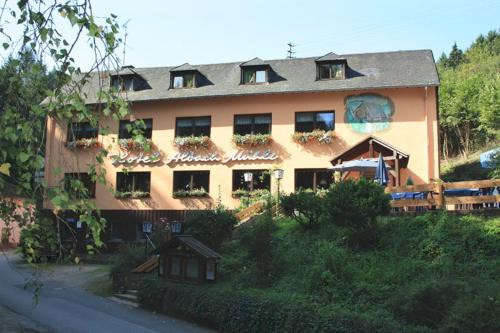 Wasserliesch Hotel | Waldhotel Albachmühle mit Albacher Stuben