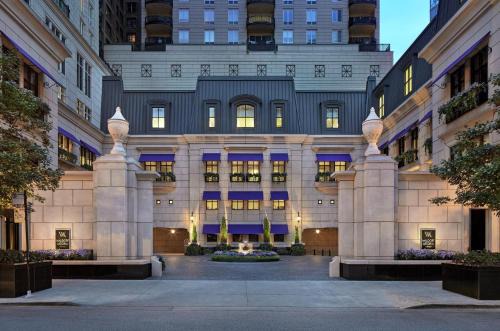 Rush and Division Hotel | Waldorf Astoria Chicago