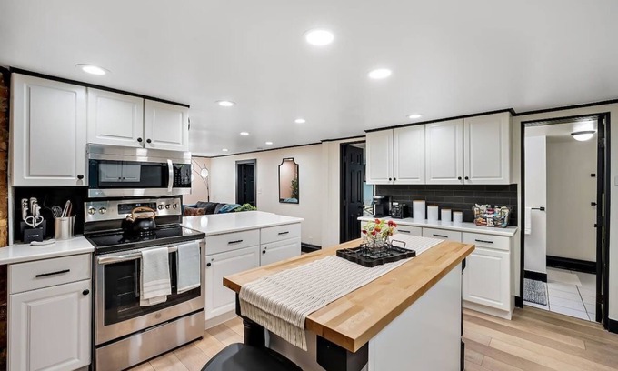 City Park West Apartment | Walk Everywhere! Garden Level in Heart of Denver.