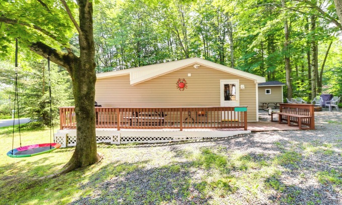 Pocono Lake House | Walk to Beaches: Tree-Lined Pocono Lake Retreat!