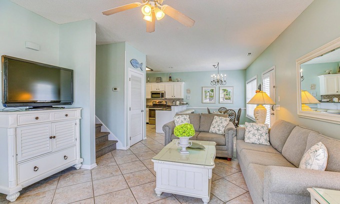 Ash Condo | Walk to Cherry Grove Beach: Water-View Haven!