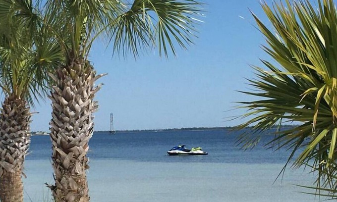 Panama City House | Walk to Dinner, Sunsets & the Bay! Pets OK! 15 min to Beach from St. Andrews