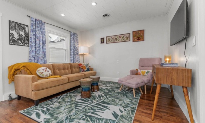 Steamboat Springs House | Walk to Downtown| Pet Friendly | Fenced Yard | Office