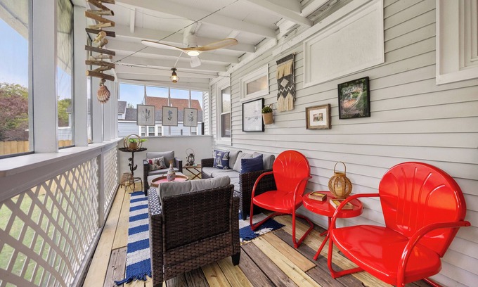 Oswego House | Walk to Downtown! Marina, Parks, Fire pit, SUNY!