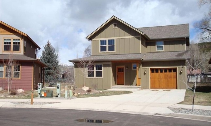 Durango House | Walk to Durango's downtown along the River Walk or hike Animas Mountain