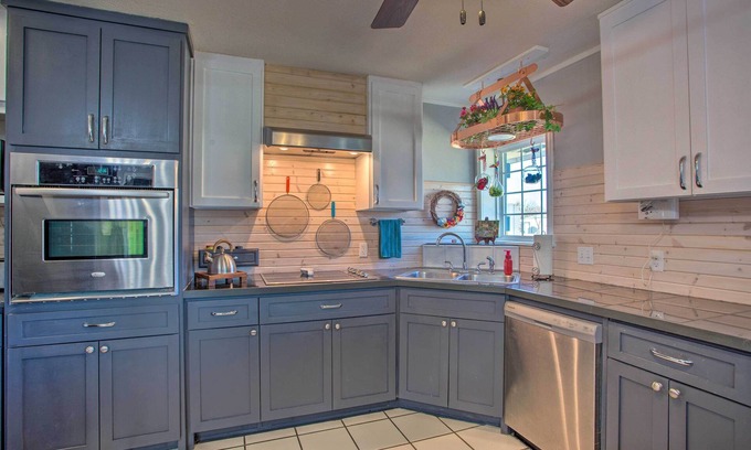 Kingston House | Walk to Lake Texoma: Family-Friendly Retreat!