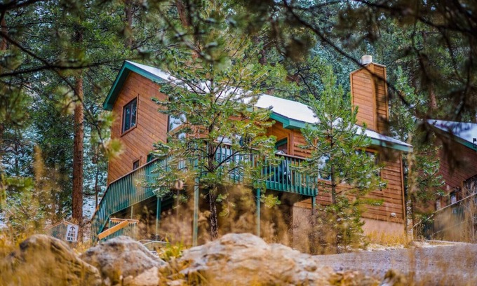 Aspen Brook Cabin | Walk to National Park! Mountain Cabin w/Fireplace