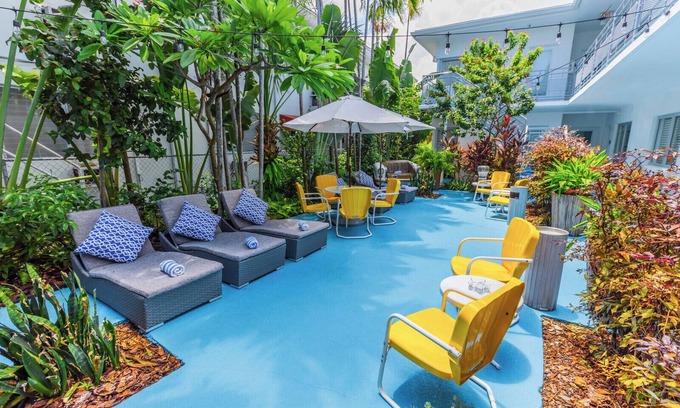 North Beach Apartment | Walk to North Beach Oceanside Park, 2 Comfortable Units, Pool, Full Kitchen