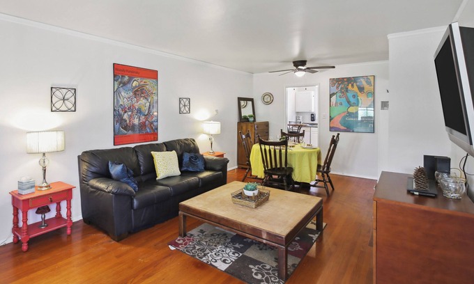 Alamitos Beach Condo | Walk to Retro Row: Long Beach Condo