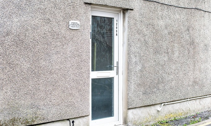 Landore House | Walk to Swansea Stadium, 3 Rooms, Smart Tv's