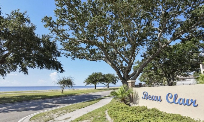 Long Beach Condo | Walk to the Beach from this tranquil Beau Clair condo in Long Beach, MS!