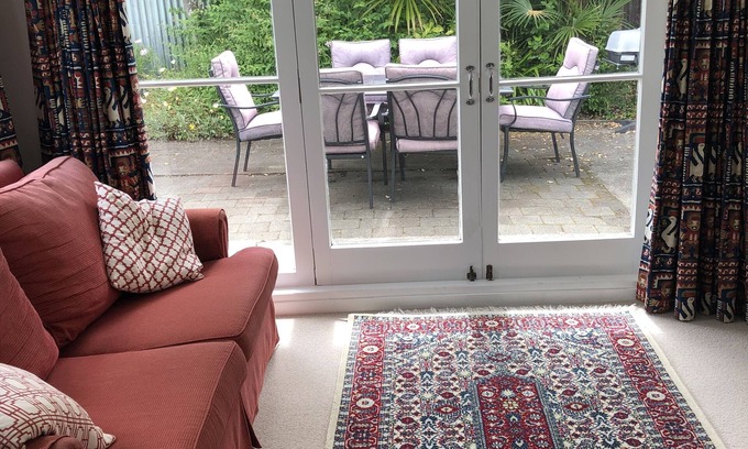 Mapua Cottage | Walk to the wharf and village