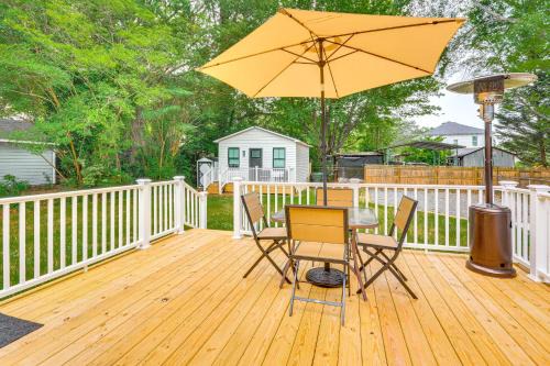Lexington House | Walk to Uptwn Lexington Modern Retreat with Porch!