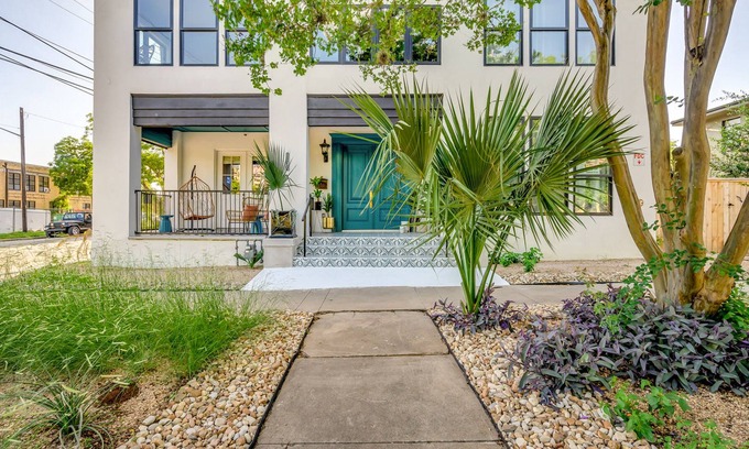 West End House | Walkable Downtown Hotel Condo with Free WiFi, Partial AC, & Jetted Tub