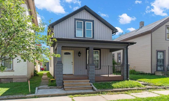 West Central House | Walkable to Downtown FW & Electric Works!