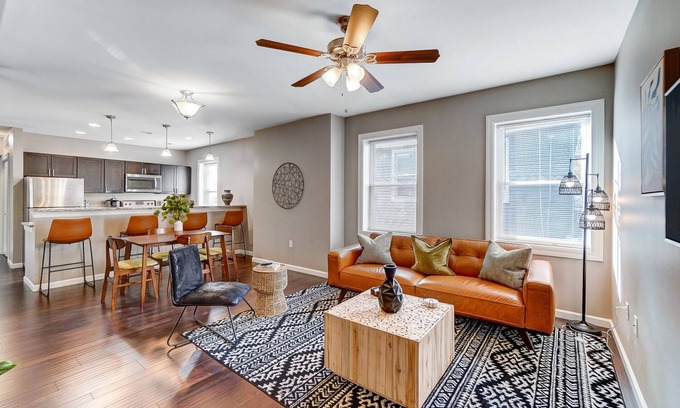 Oakley Apartment | Walkable to Oakley Square-Newly Renovated-King Bed