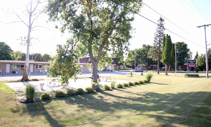 Walkerton Hotel | Walkerton Inn Motel