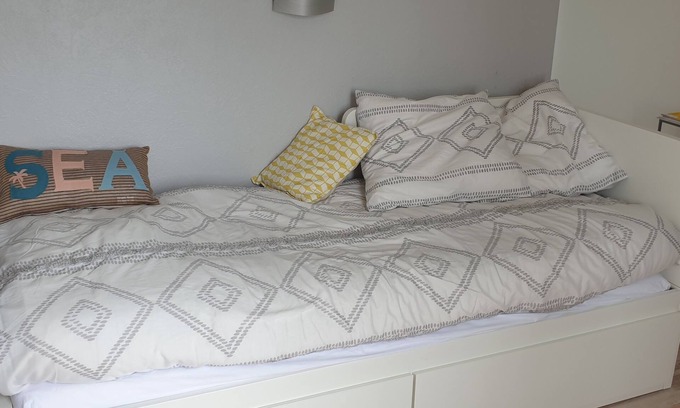 Loctudy Apartment | Walking beach studio