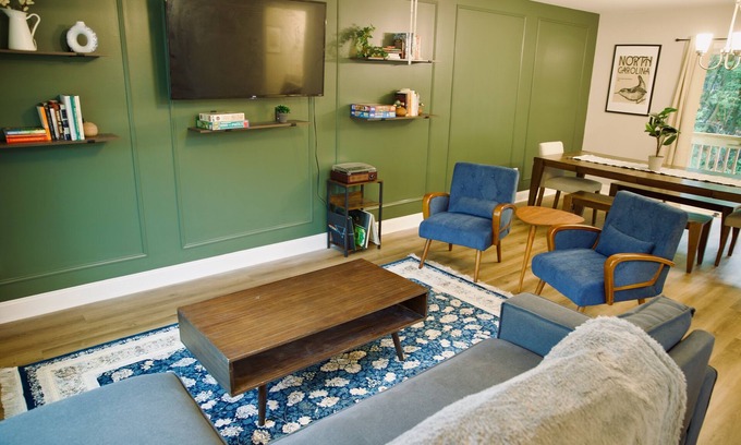 West Southern Pines House | Walking distance to Downtown Southern Pines and close to Pinehurst Golf Courses.