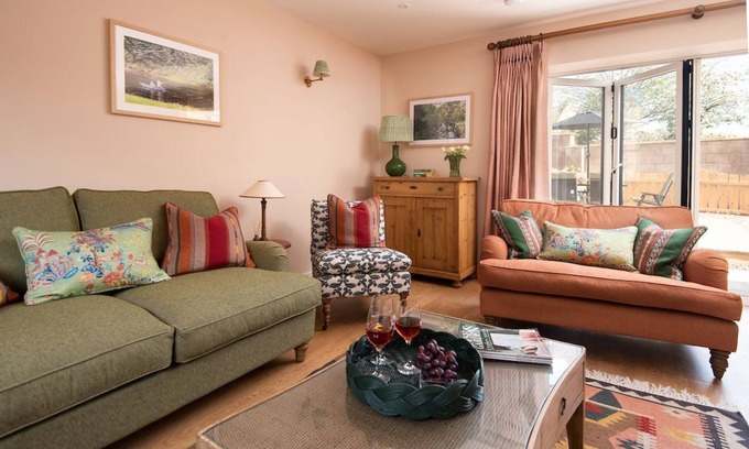 Coldstream Cottage | Wall Cottage in Coldstream, Scottish Borders - sleeping 4 guests in 2 bedrooms