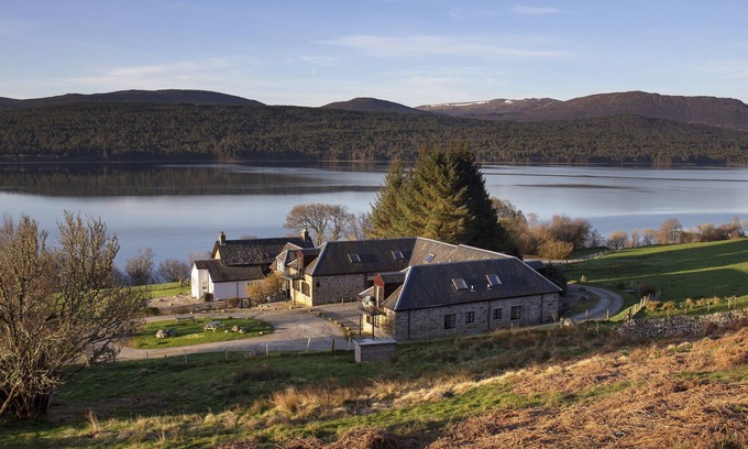 Loch Tay Cottage | WALLACE, pet friendly in Kinloch Rannoch