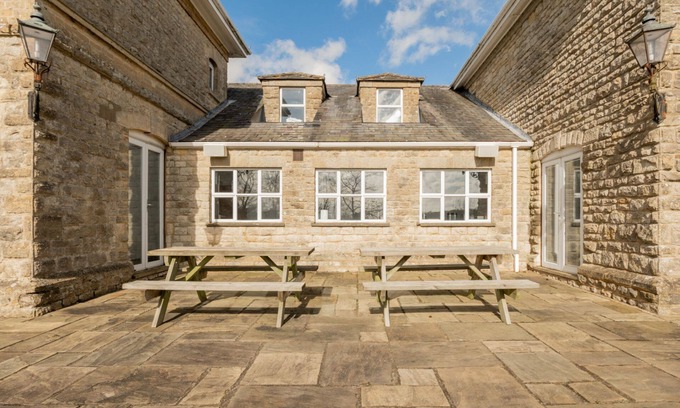 Brackley Cottage | Walltree House - a country house that sleeps 10 guests in 4 bedrooms