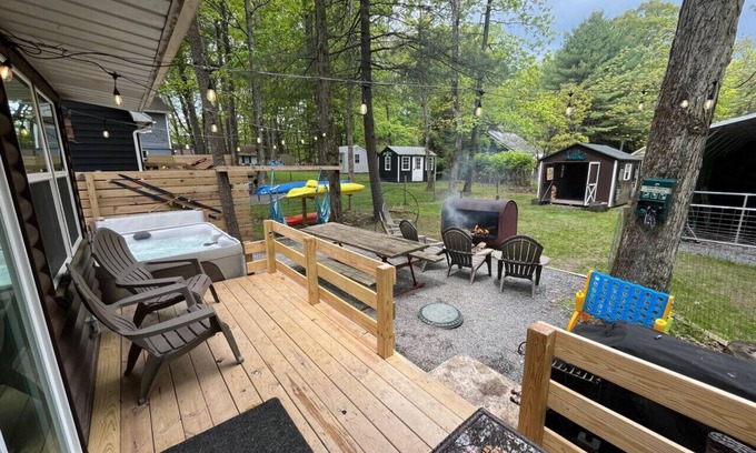 Hawley Cabin | Wally's Cabin |New|Hot Tub|Kayaks|Firepit|Central