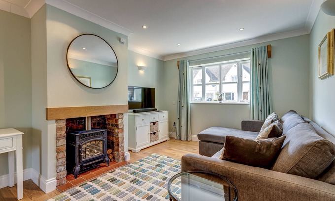 Evenley House | Walnut Cottage | Evenley Holiday Let | 2 Beds & Sleeps 4