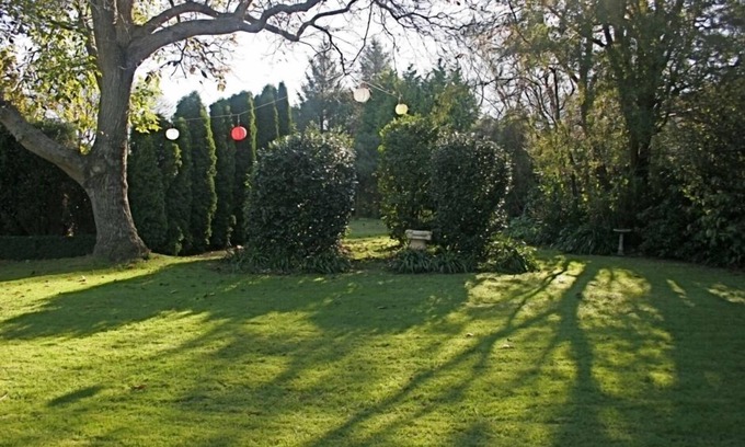 Christchurch Cabin | Walnut Grove Lodge sleeps 26, Spa, Tennis Court