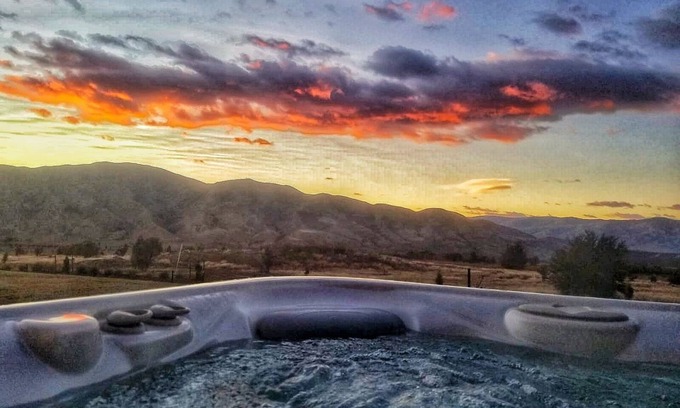 Queensberry House | Wanaka Warbirds deluxe. Watch the action from your living room or the spa!