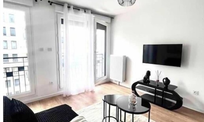 Saint-Ouen Apartment | Wander Saint Ouen