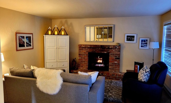 Warm Springs House | Wanderer Way Home - Cozy Alpine Gem, Minutes From Downtown & Pet Friendly
