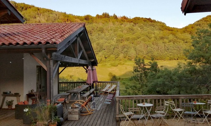 Amberieu-en-Bugey House | Warm and comfortable stone house at the foot of the trails