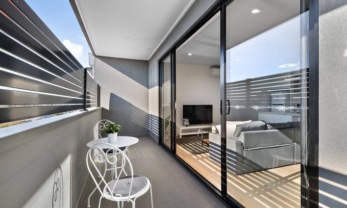 Moonee Ponds Apartment | Warm and Welcoming Living Space - Centrally Located 2 bed 2 Bath Apartment