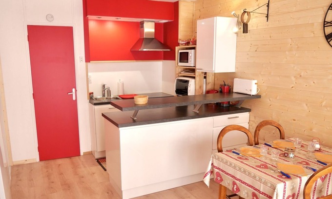 Saint-Jean-Saint-Nicolas Apartment | warm, quiet and comfortable 3-star studio