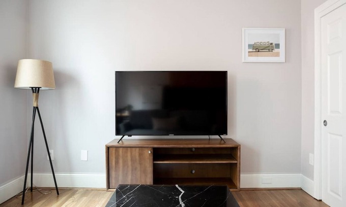 Chinatown Apartment | Warr18-1/1 · Simple 1BR steps to Boston Common and South End!