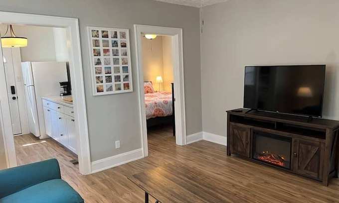Norwood House | Warren, 1 Bedroom Unit near Xavier, Downtown