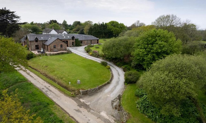 Torrington House | Warren Cottage