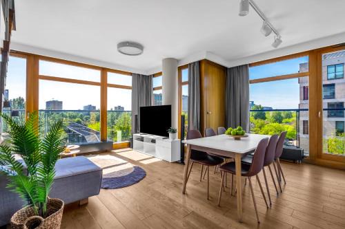 Centrum Apartment | Warsaw Prestige Suites - 86m2, Two-Level Loft, Parking - by Rentujemy