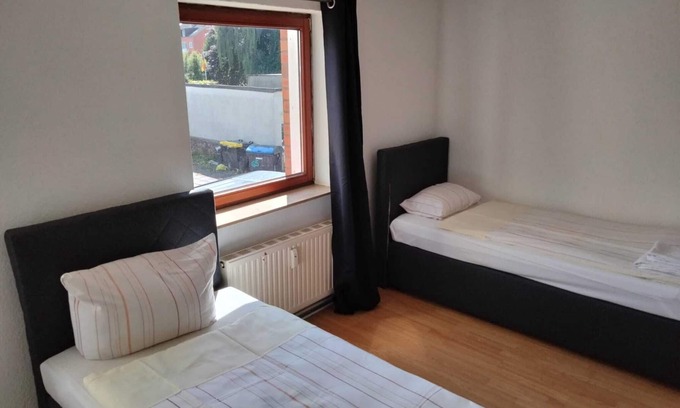 Neumuenster House | Wasbeker Straße 65 W1 - 3 bedrooms with parking space