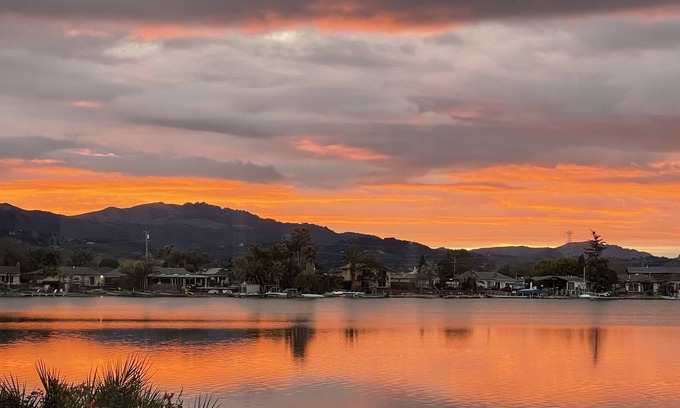 Novato House | WATCH THE SETTING SUN & THE MARIN MOUNTAINS OR KAYAK THE LAGOON from the dock