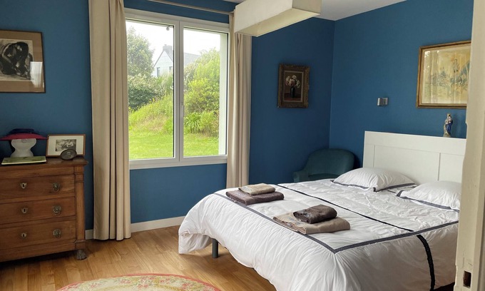 Brignogan-Plage House | Waterfront home between semaphore and yacht club