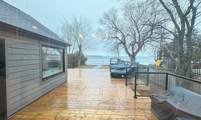 Duclos Point Cottage | Water Front cottage in Georgina