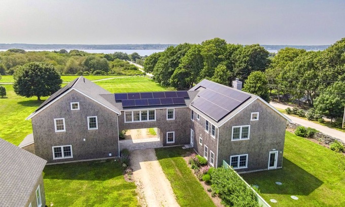 Jamestown House | Water view close to Jamestown Village
