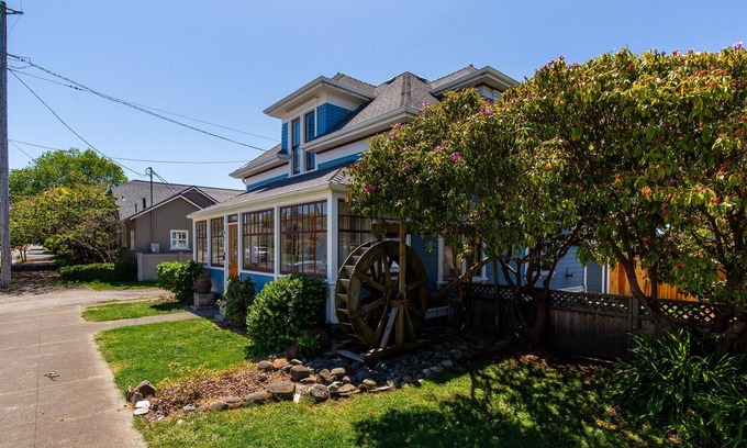 Eureka House | Water Wheel Victorian- 4BR