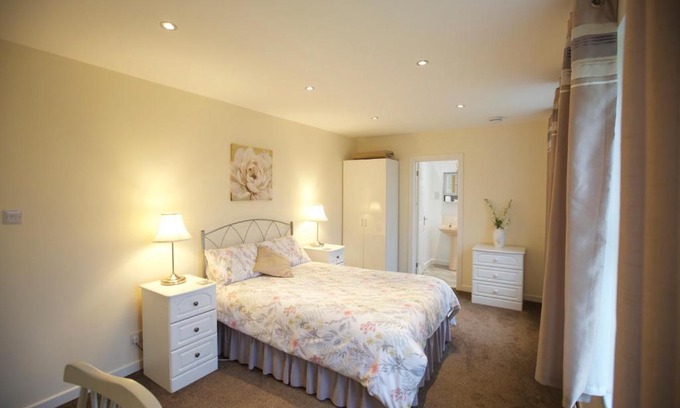 Lewannick House | Waterfall Cottage