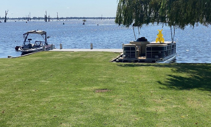 Yarrawonga House | Waterfont Bliss